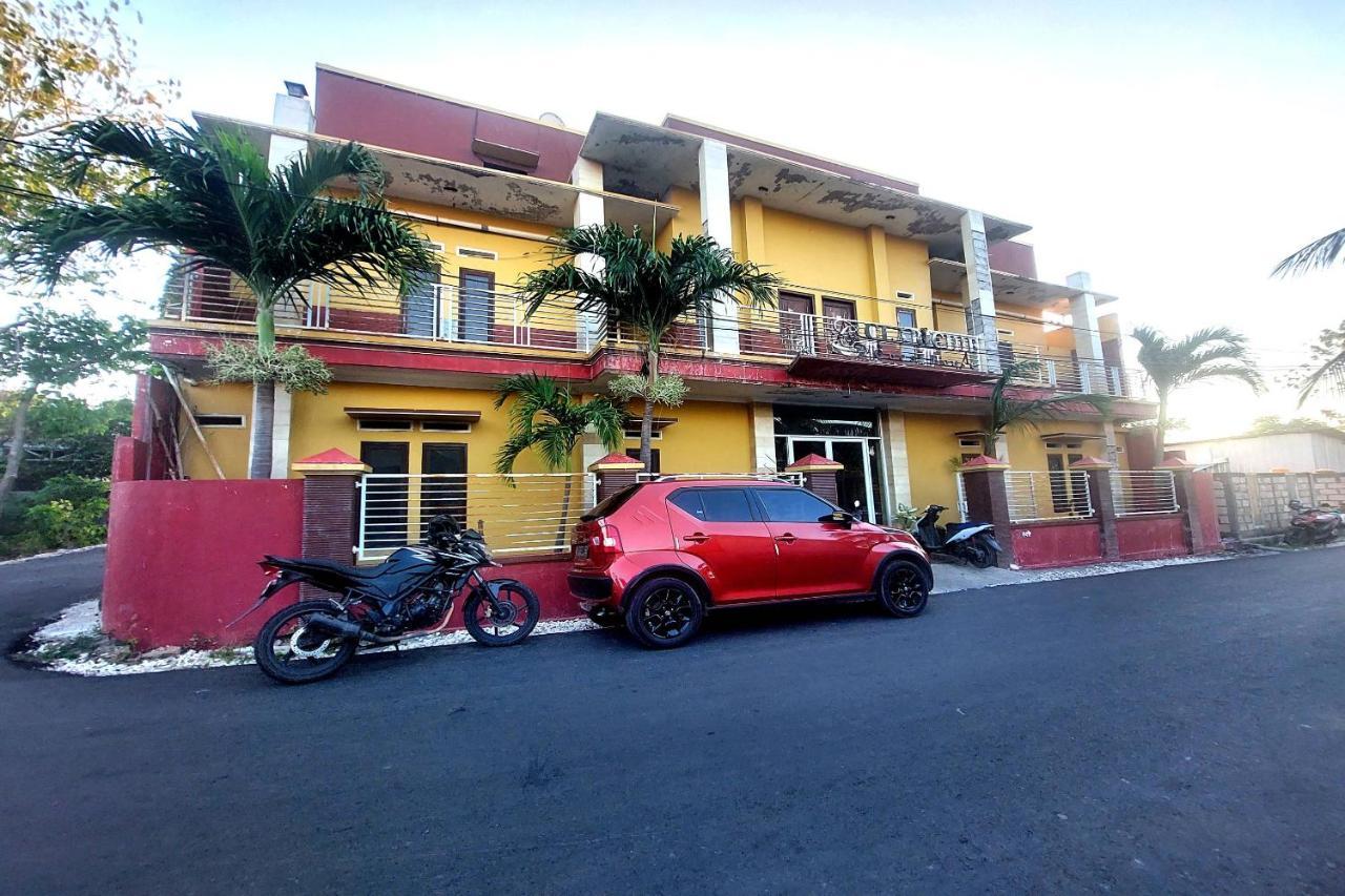 Spot On 3605 Clarichie Guest House Kupang  Eksteriør billede